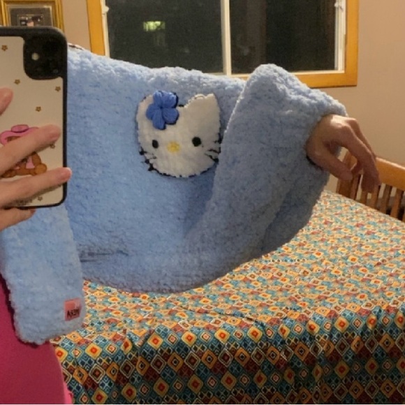 Hello Kitty cardigan - Picture 6 of 7